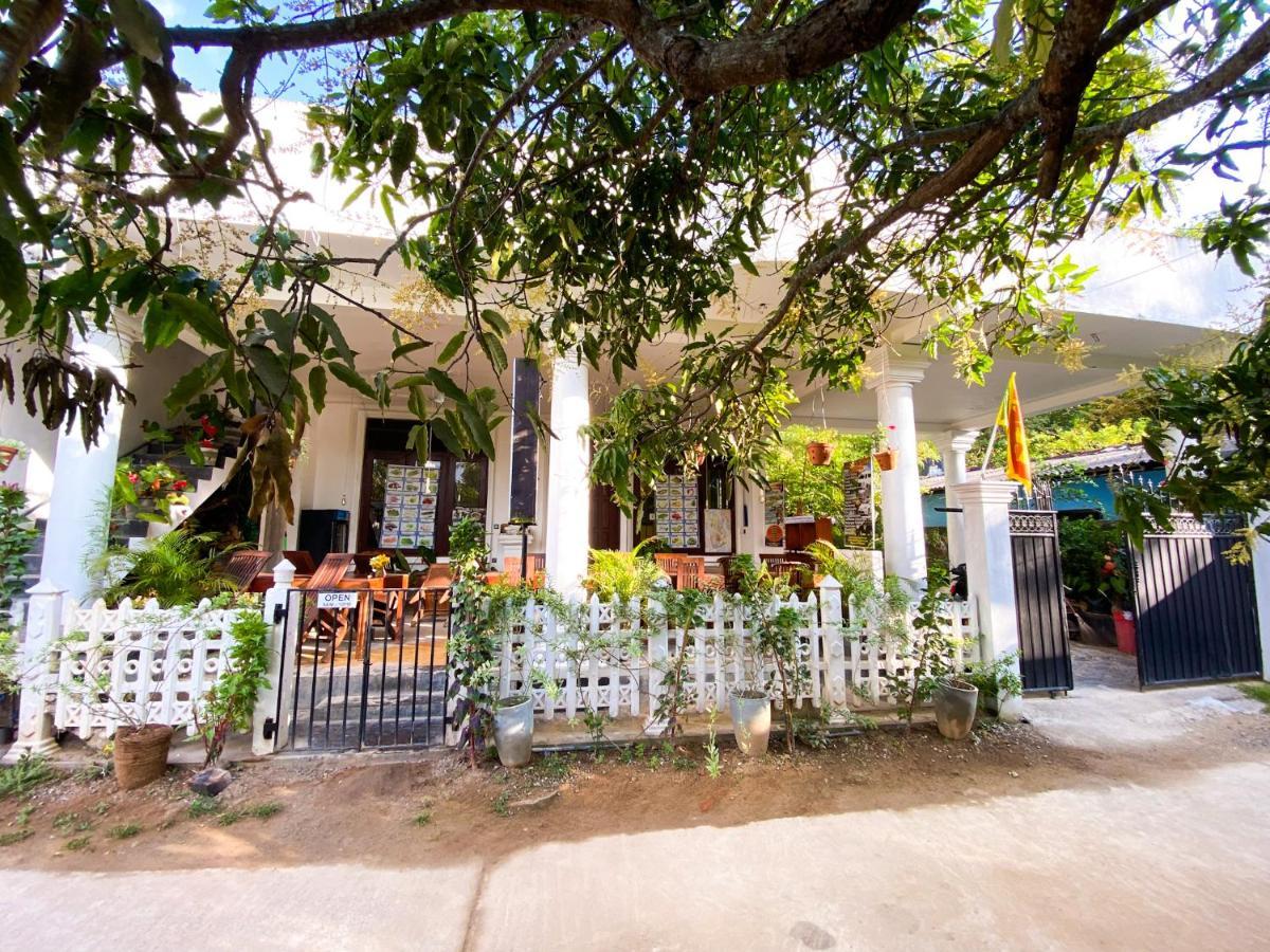 Shirani Nature Palace 웰리가마 외부 사진